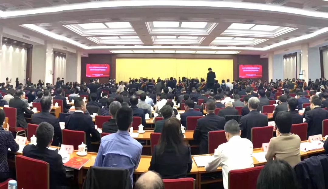 ������ƶ���ά�������ھ�����